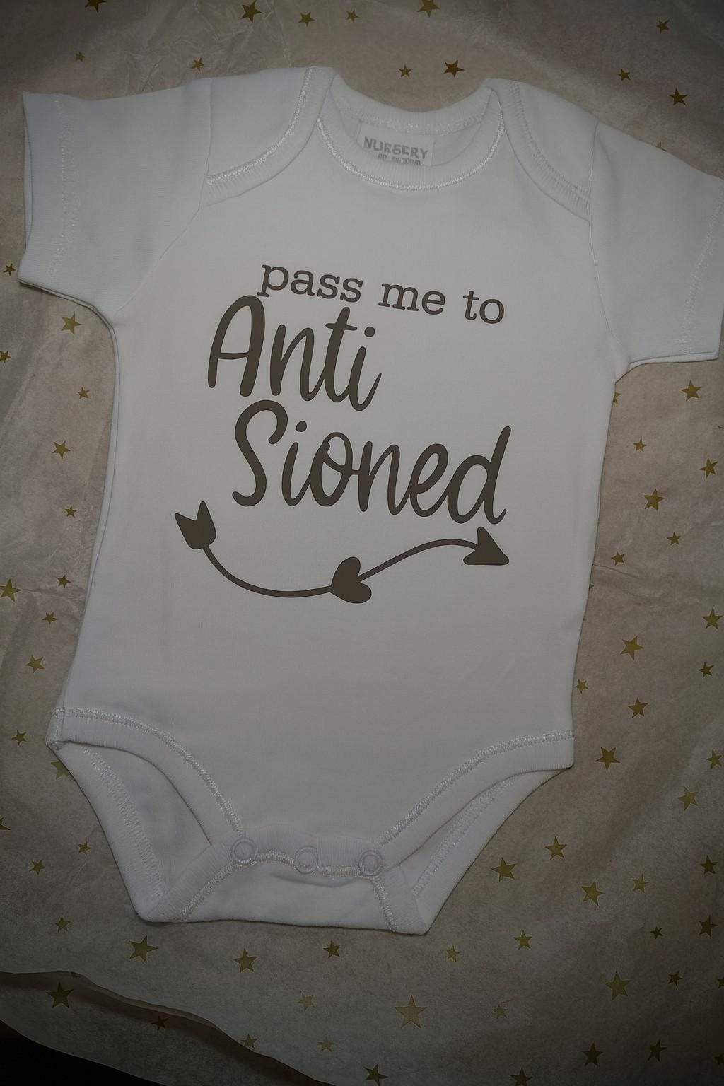 Pass Me to 'name'- personalised newborn gift - babyshower gift -  baby reveal