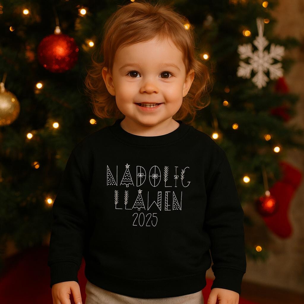 Nadolig Llawen 2025 Jumper – Welsh Xmas Sweatshirt with Stars & Trees – Unisex Holiday Top