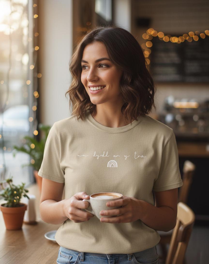 Un Dydd ar y Tro Adult T-shirt