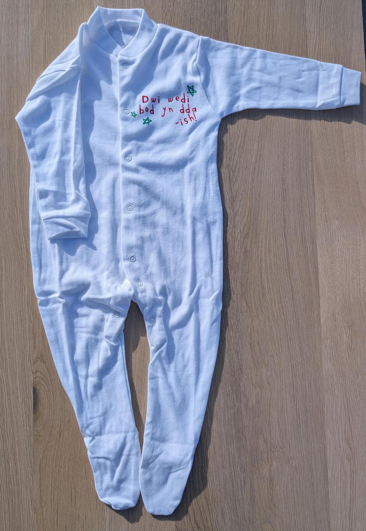 Welsh Baby Sleepsuit – "Dwi Wedi Bod yn Dda...ish!" Cotton Babygrow